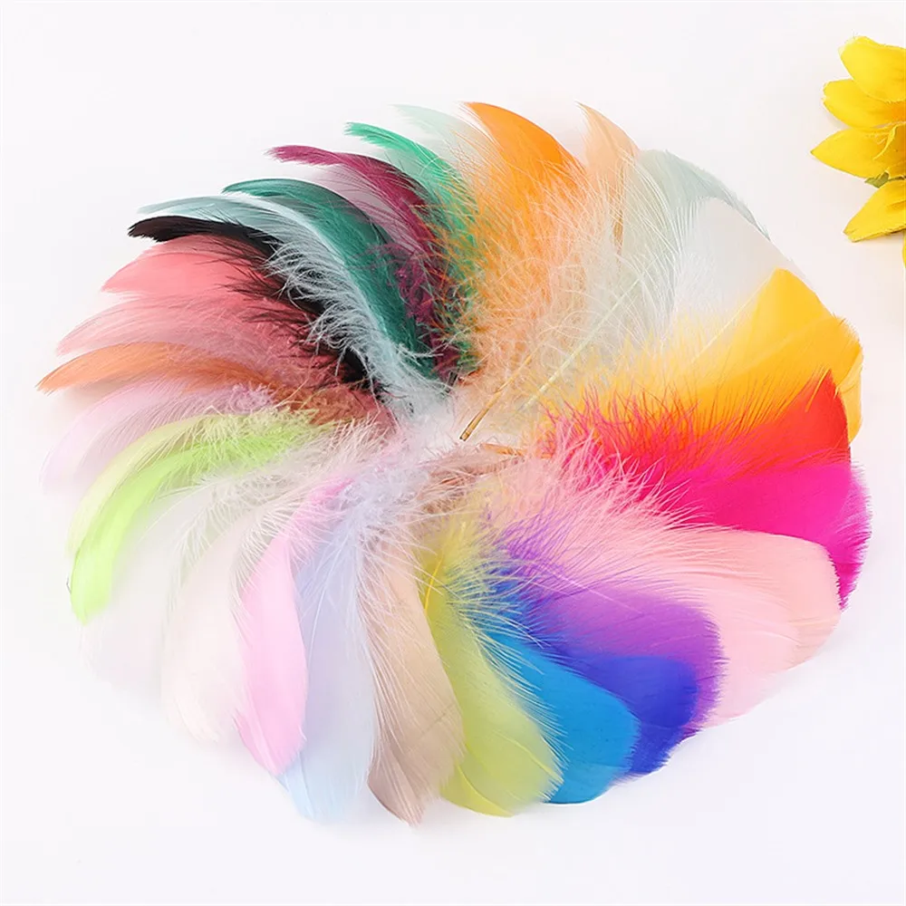100pcs 7-12 см средно плаващо гъше перо естествено цветно перо за декорация на дрехи за сватбено тържество DIY занаятчийски пера