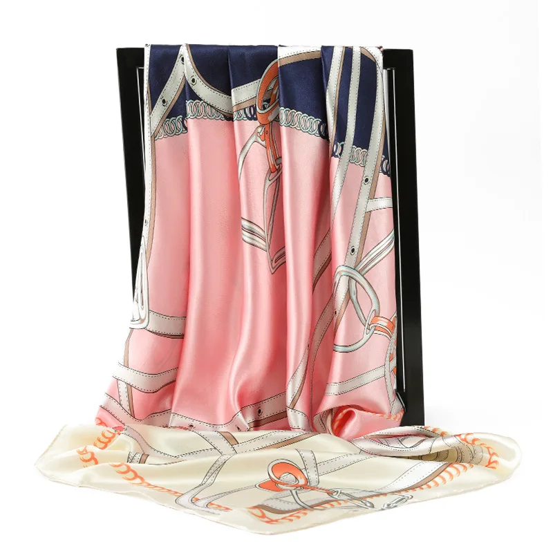 2021 Лято Популярни копринени шалове Нови слънцезащитни прахоустойчиви бандана луксозен колан печат кърпа женска мода 90X90CM квадратен шал