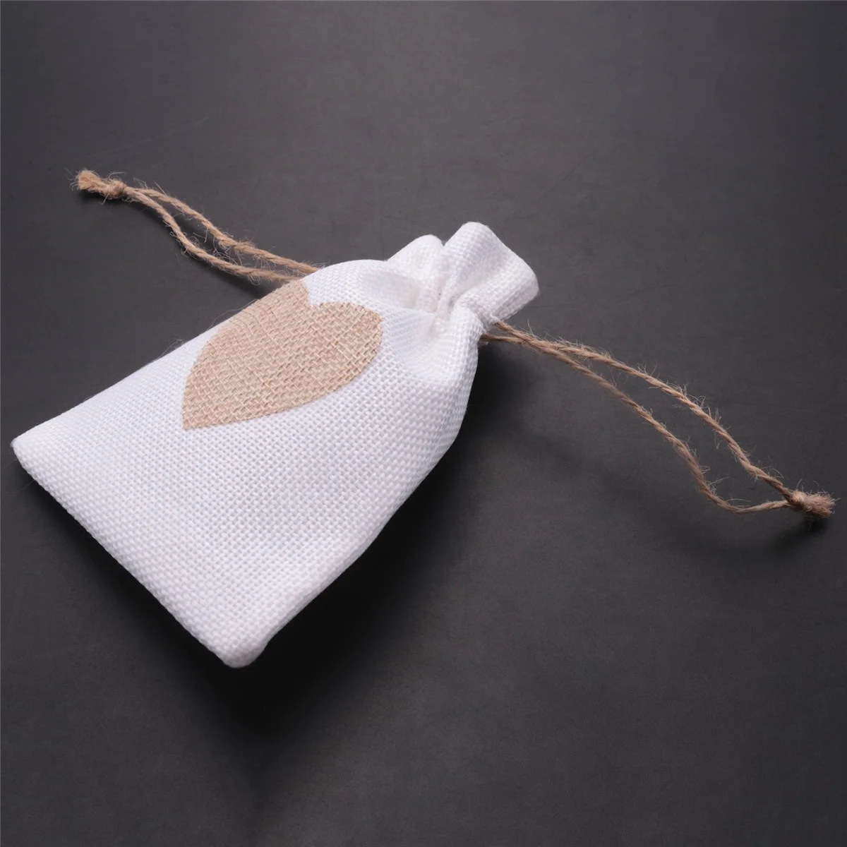 Burlap чанти, 20Pack 4X5.5Inch шнур сърце Burlap подарък чанта бонбони торбички бельо джобове за Свети Валентин Коледа