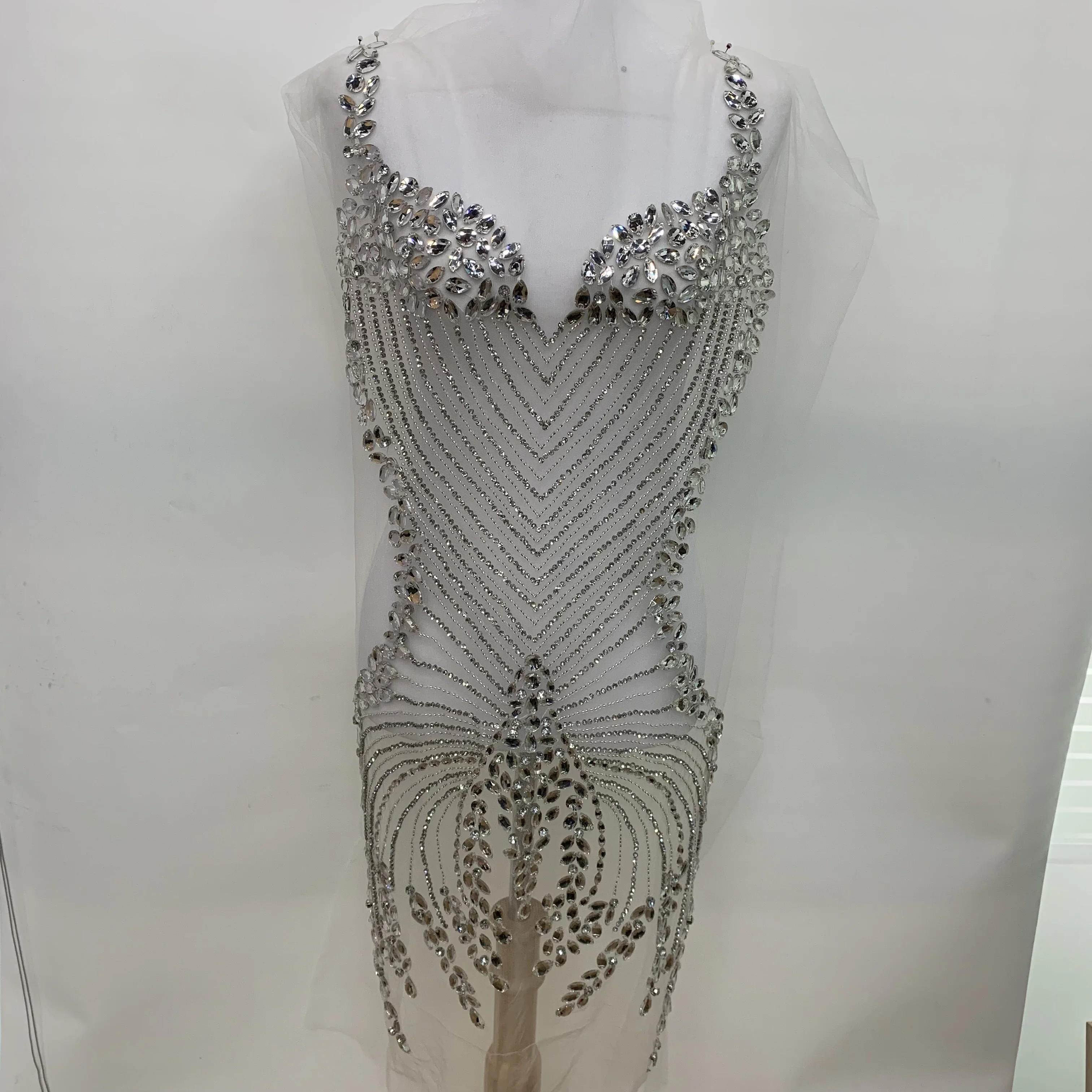Високо качество изящен кристал мода секси декоративни аксесоари сватбена рокля